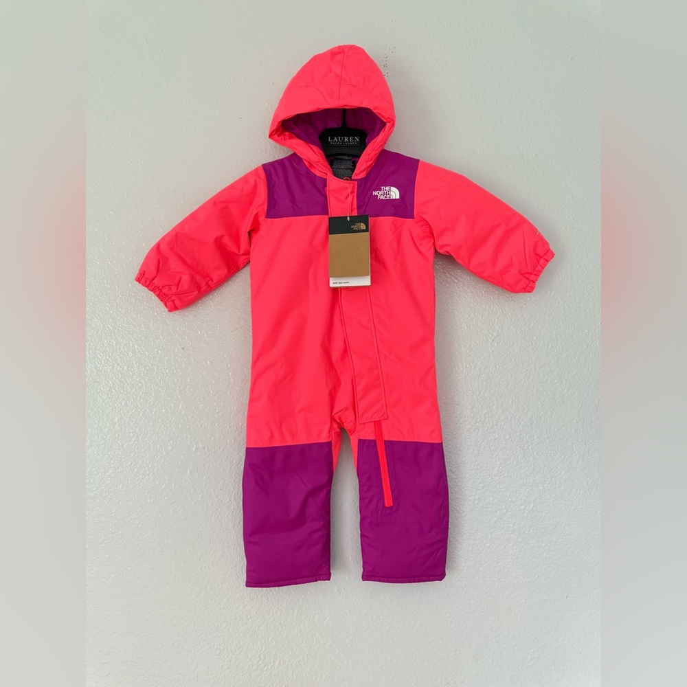 New The North Face Baby Freedom Snowsuit Size: 6-12 months